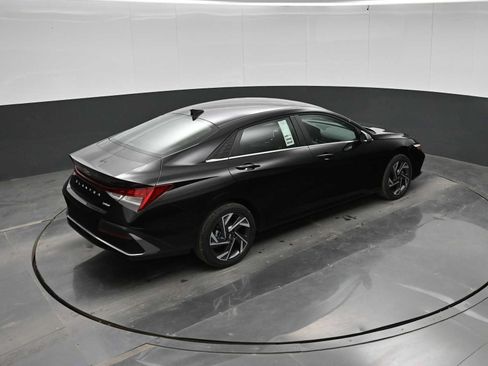 New 2026 Hyundai Elantra Limited FWD image 30