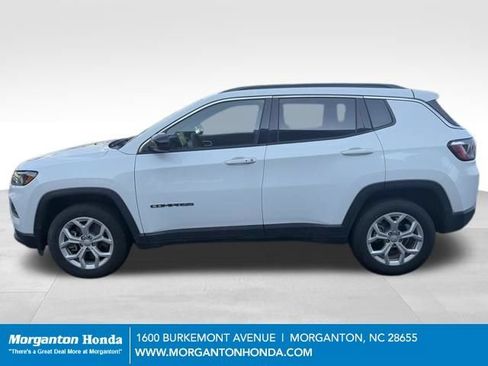 Used 2024 Jeep Compass Latitude AWD/4WD image 5