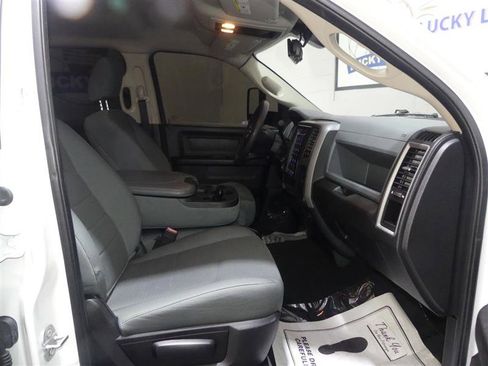 Used 2018 RAM 3500 Tradesman w/ Chrome Appearance Group image 19