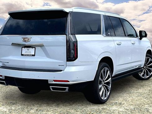 Used 2026 Cadillac Escalade ESV Luxury w/ Touring Package AWD/4WD image 5