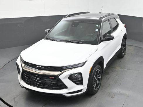 Used 2021 Chevrolet TrailBlazer RS w/ Sun and Liftgate Package FWD image 32