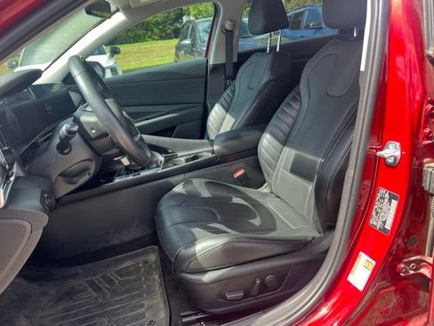 Used 2023 Hyundai Elantra Limited FWD image 13