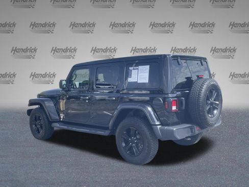 Used 2022 Jeep Wrangler Unlimited Sahara AWD/4WD image 7