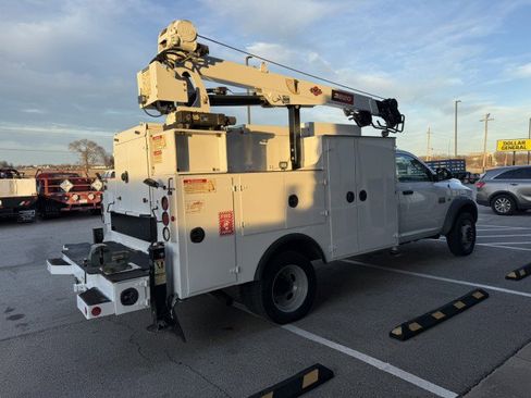 Used 2011 RAM 5500 SLT image 3