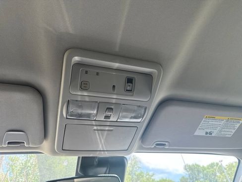 Used 2021 Nissan Titan SV w/ SV Convenience Package AWD/4WD image 29