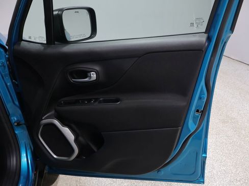 Used 2021 Jeep Renegade Latitude AWD/4WD image 25