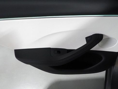 Used 2025 Tesla Model 3 Long Range image 60