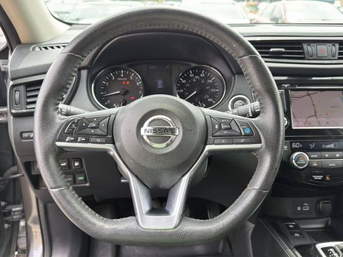 Used 2019 Nissan Rogue SL AWD/4WD image 16