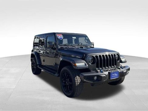 Used 2021 Jeep Wrangler Unlimited Sahara image 3
