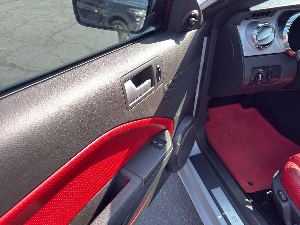 Used 2005 Ford Mustang GT RWD image 9