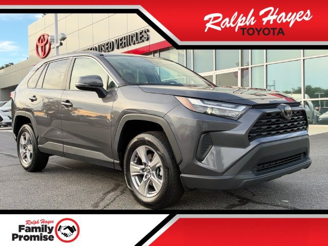Used 2025 Toyota RAV4 XLE FWD image 1