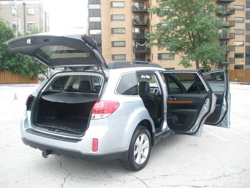 Used 2013 Subaru Outback 2.5i Limited AWD/4WD image 19