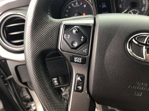 Used 2021 Toyota Tacoma TRD Sport w/ Technology Package image 22