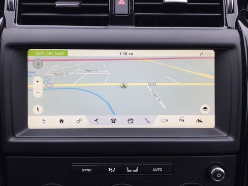 Used 2018 Land Rover Discovery SE image 28