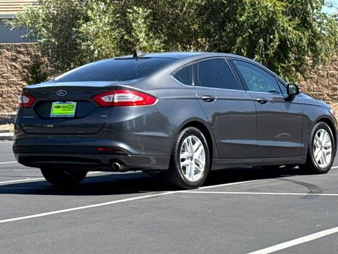 Used 2015 Ford Fusion SE FWD image 11