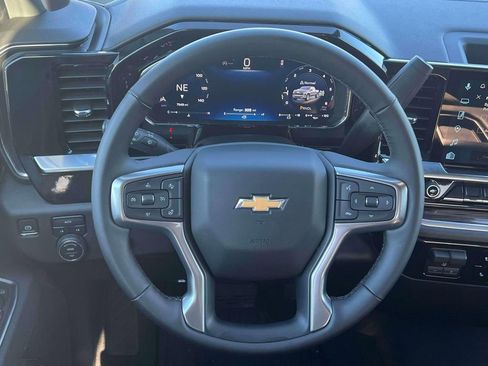Used 2026 Chevrolet Silverado 1500 LT image 13