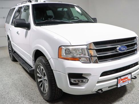 Used 2017 Ford Expedition XLT image 5