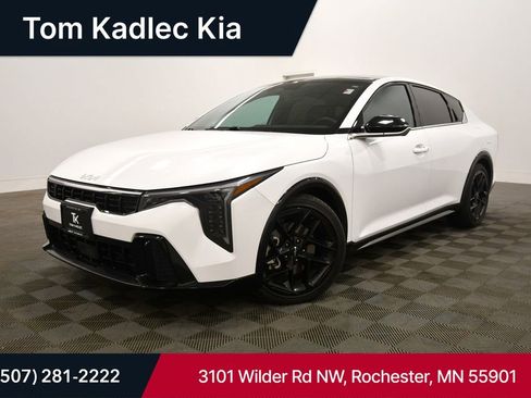 Certified 2025 Kia K4 GT-Line Turbo image 1