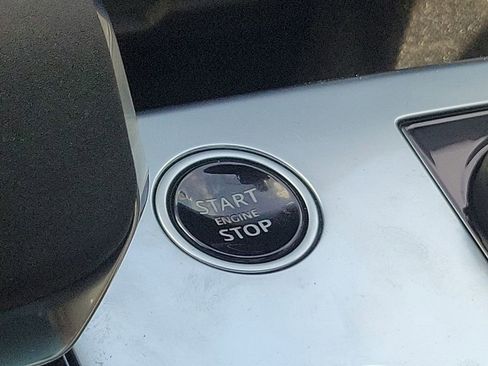 Used 2023 Land Rover Range Rover SE image 36