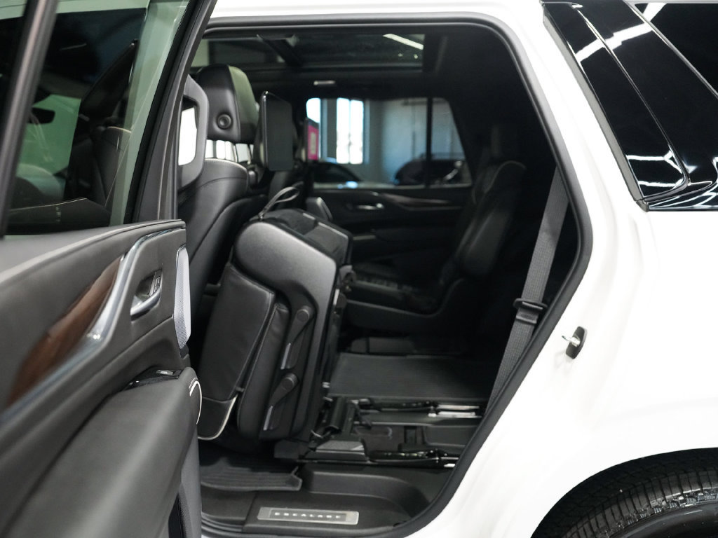 Used 2024 Cadillac Escalade Sport Platinum w/ LPO, Floor Liner Package AWD/4WD image 33