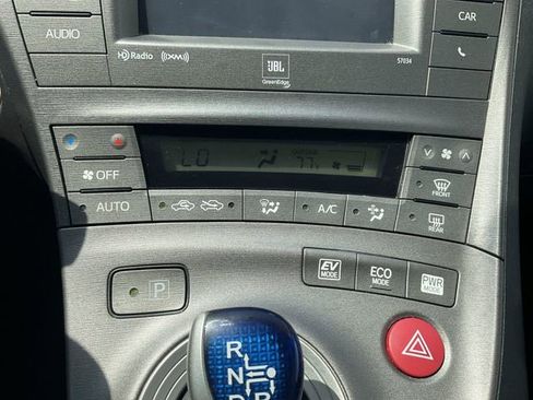 Used 2015 Toyota Prius Four FWD image 15