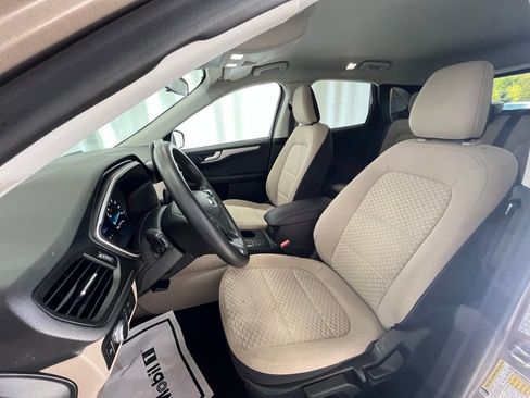 Used 2021 Ford Escape SE image 10