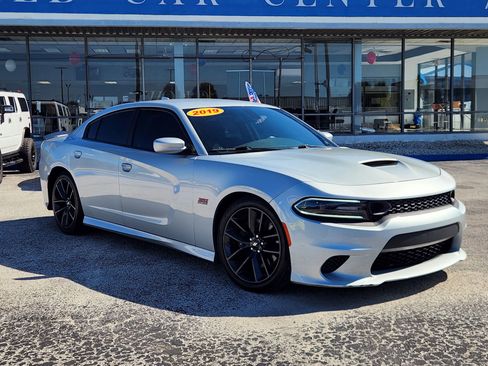Used 2019 Dodge Charger Scat Pack image 2