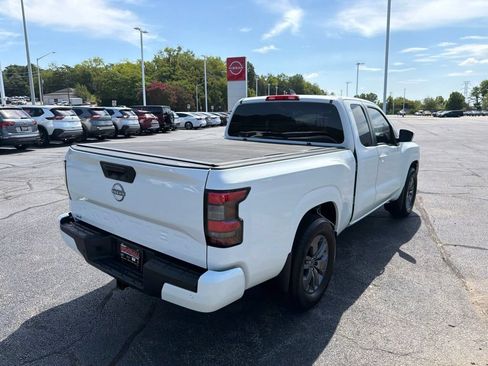 Used 2025 Nissan Frontier SV w/ Tow Package RWD image 8