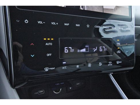 Used 2024 Hyundai Tucson Limited FWD image 27