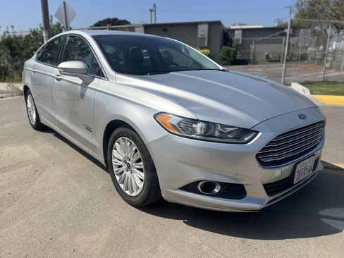Used 2016 Ford Fusion Energi SE image 3