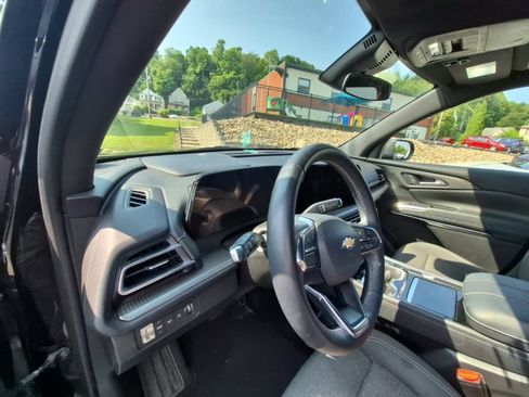 Used 2024 Chevrolet Traverse LT AWD/4WD image 10