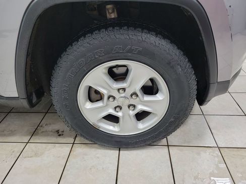 Used 2016 Jeep Grand Cherokee Laredo w/ Quick Order Package 23E image 51