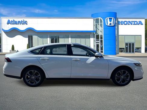 Used 2023 Honda Accord EX image 4