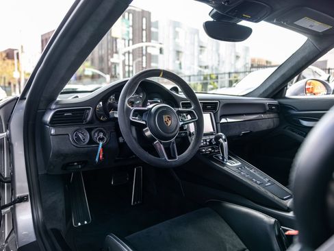Used 2016 Porsche 911 GT3 RS RWD image 4