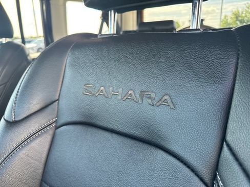 Used 2022 Jeep Wrangler Unlimited Sahara w/ Cold Weather Group AWD/4WD image 13