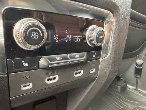 Used 2023 GMC Yukon Denali Ultimate AWD/4WD image 17