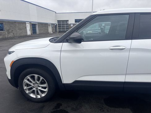 Used 2024 Chevrolet TrailBlazer LS w/ LS Convenience Package image 4