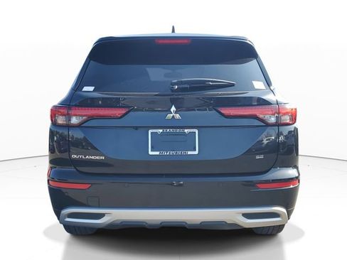 Used 2023 Mitsubishi Outlander SE image 6
