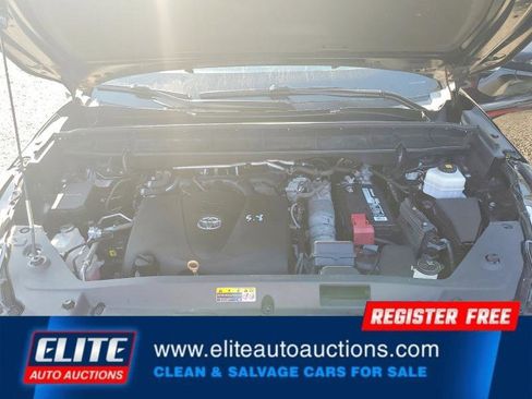 Used 2020 Toyota Highlander XLE image 24
