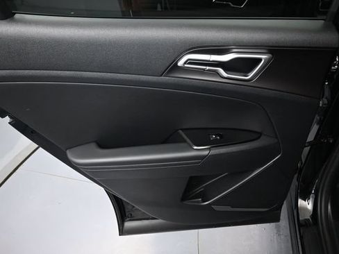 Used 2025 Kia Sportage EX FWD image 28