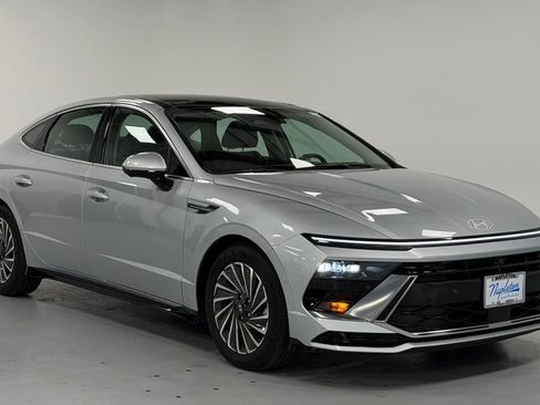 New 2025 Hyundai Sonata Limited FWD image 5