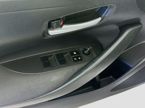 Used 2021 Toyota Corolla LE w/ Carpet Mat Package (TMS) FWD image 15