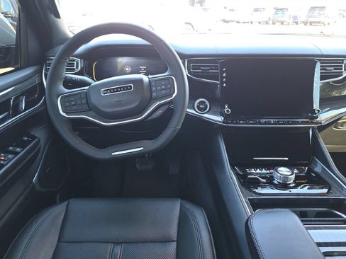 Used 2022 Jeep Wagoneer Series III w/ Convenience Group I AWD/4WD image 14