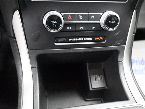 Used 2024 Ford Edge SEL image 33