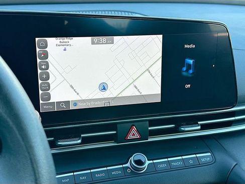 Used 2024 Hyundai Elantra SEL image 13