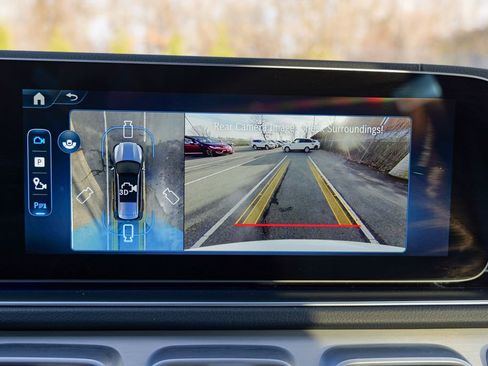 Used 2025 Mercedes-Benz GLS 450 4MATIC image 64