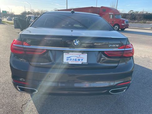Used 2018 BMW 740i RWD image 3