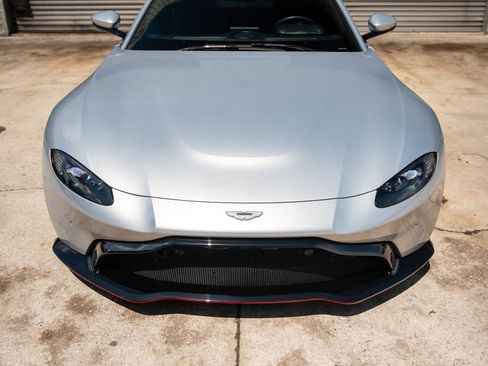 Used 2019 Aston Martin V8 Vantage Coupe RWD image 20