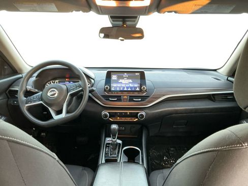 Used 2024 Nissan Altima 2.5 SV image 21