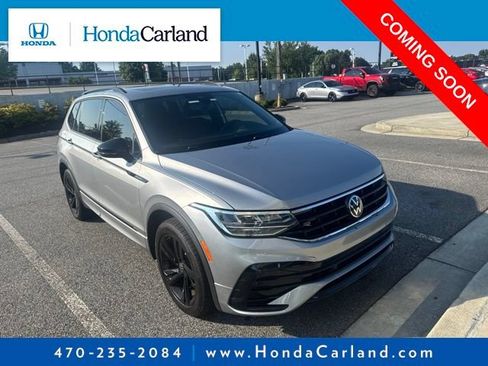 Used 2023 Volkswagen Tiguan SE R-Line FWD image 3